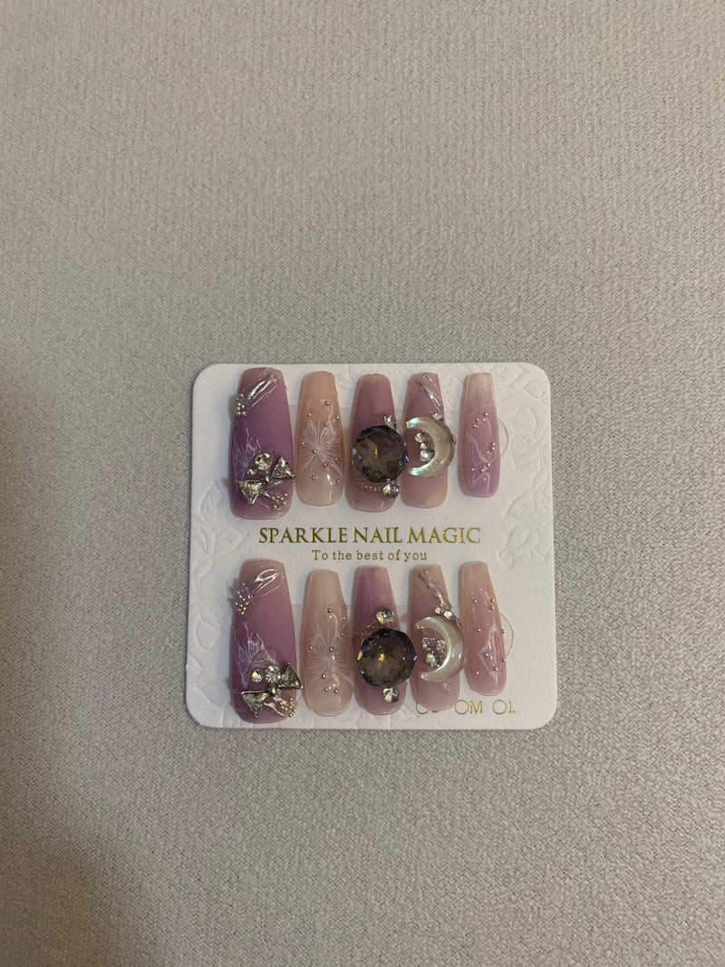 Diamond art press-on nails trend